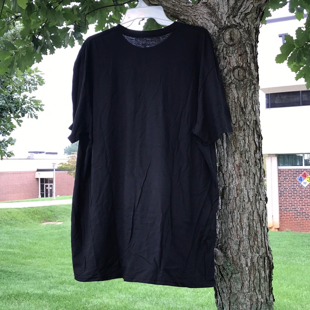 NWT Disney Jasmine Dreamy Black and White Tee XL - Picture 4 of 8